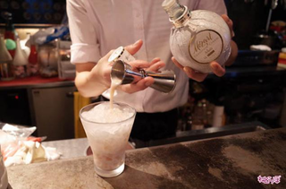 Illustration for article titled 3D Cocktail Art Is Cute and Will Get You Drunk